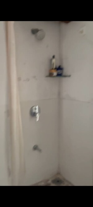 Furnished Amenities in 3 BHK Apartment at Lodha Grandeur, Prabhadevi – for Rent