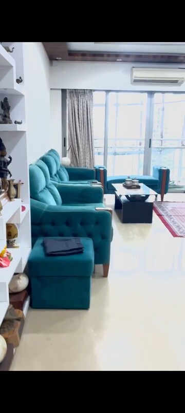 Team Area in 3 BHK Apartment at Lodha Grandeur, Prabhadevi – for Rent