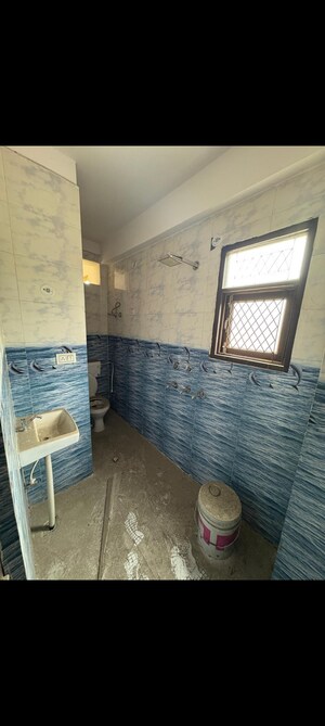 Bathroom in 2 BHK Builder Floor at Mayur Vihar Phase 1 Extension – for Rent