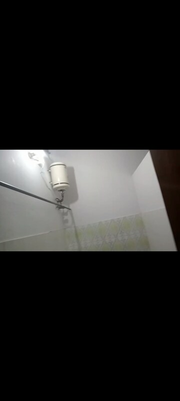 Room in 2.5 BHK Independent House at Gomti Nagar – for Rent