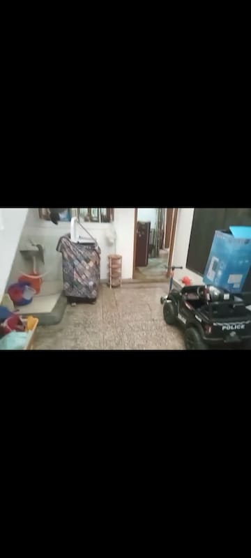 Parking in 2.5 BHK Independent House at Gomti Nagar – for Rent