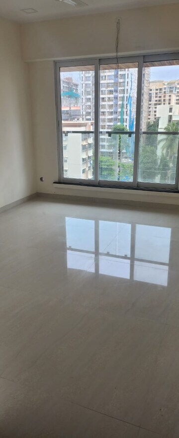 Room in 3 BHK Apartment at Jiten Apartment, Andheri West – for Rent