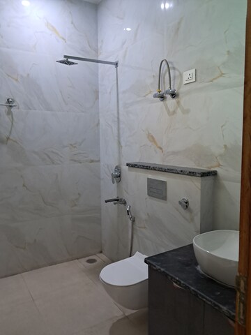 Bathroom in 3 BHK Independent House at Tulip Mall, Sector 46 – for Rent