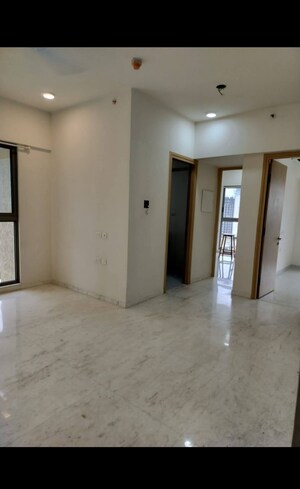 Room in 2 BHK Apartment at Lodha Bel Air, Jogeshwari West – for Rent