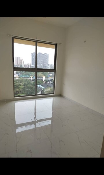 Room in 2 BHK Apartment at Lodha Bel Air, Jogeshwari West – for Rent