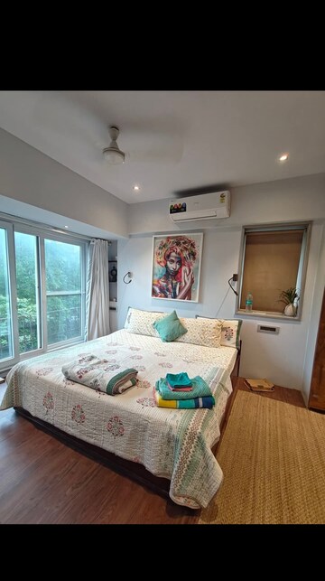 Bedroom in 2 BHK Apartment at Trishul CHS, Andheri West – for Rent