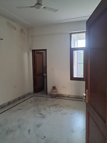 3.5 BHK Independent House For Rent in Tulip Mall, Sector 46