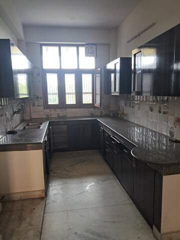 Kitchen in 3.5 BHK Independent House at Tulip Mall, Sector 46 – for Rent