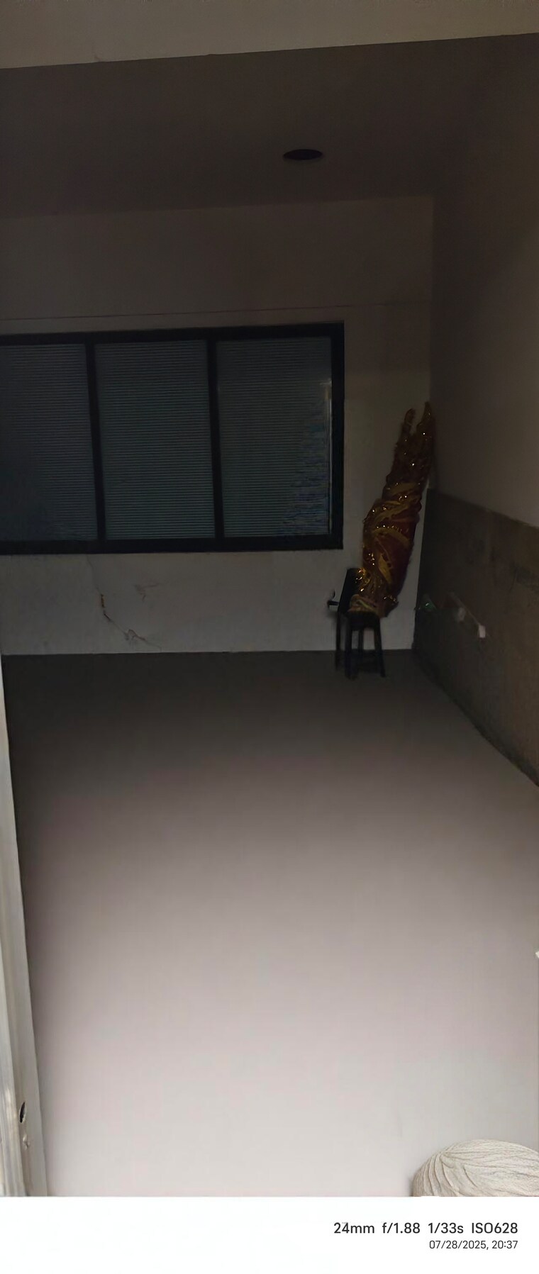 Room, chembur Commercial Office Space 300 Sq.Ft. In Chembur Mumbai 9202873