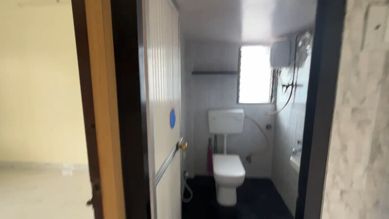 Bathroom, vakola 3 Bedroom 750 Sq.Ft. Apartment In Vakola Mumbai 9202874
