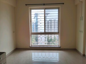 Room in 2 BHK Apartment at Sumit Artista, Santacruz East – for Rent
