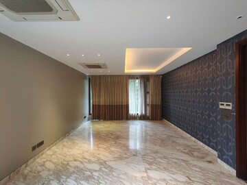Room in 4 BHK Builder Floor at Hauz Khas Enclave – for Rent