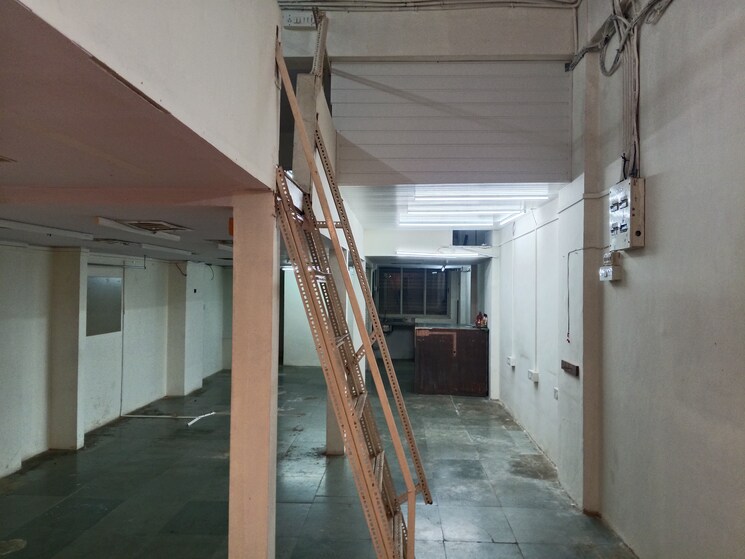 Balcony, sun-industrial-estate Commercial Office Space 650 Sq.Ft. In Lower Parel Mumbai 9202926