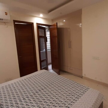 Room in 3 BHK Apartment at Sunshine Enclave, Vip Road – for Sale