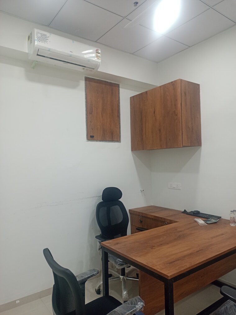 Team Area, palanpur Commercial Office Space 210 Sq.Ft. In Palanpur Surat 9202942