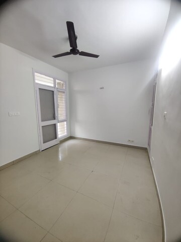 Room in 3 BHK Builder Floor at RWA Apartments Sector 41, Sector 41 – for Rent