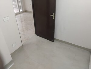 2 BHK Apartment For Rent in Amrapali Golf Homes, Sector 4 Greater Noida