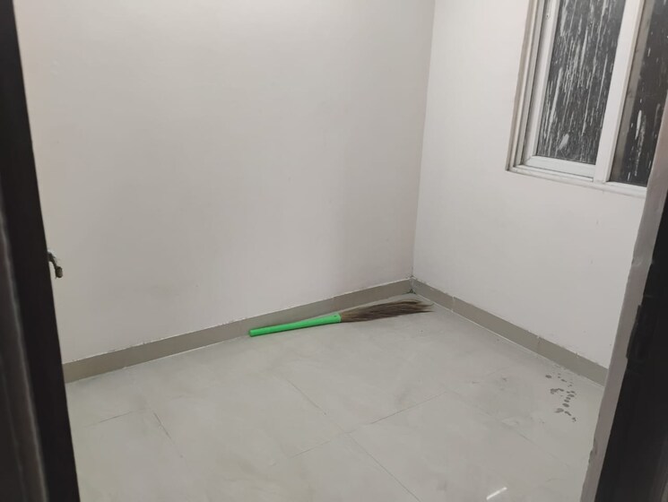 Room, amrapali-golf-homes 2 Bedroom 945 Sq.Ft. Apartment In Sector 4 Greater Noida Greater Noida 9202952