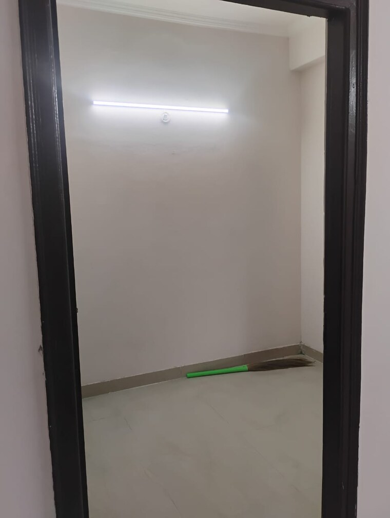 Room, amrapali-golf-homes 2 Bedroom 945 Sq.Ft. Apartment In Sector 4 Greater Noida Greater Noida 9202952