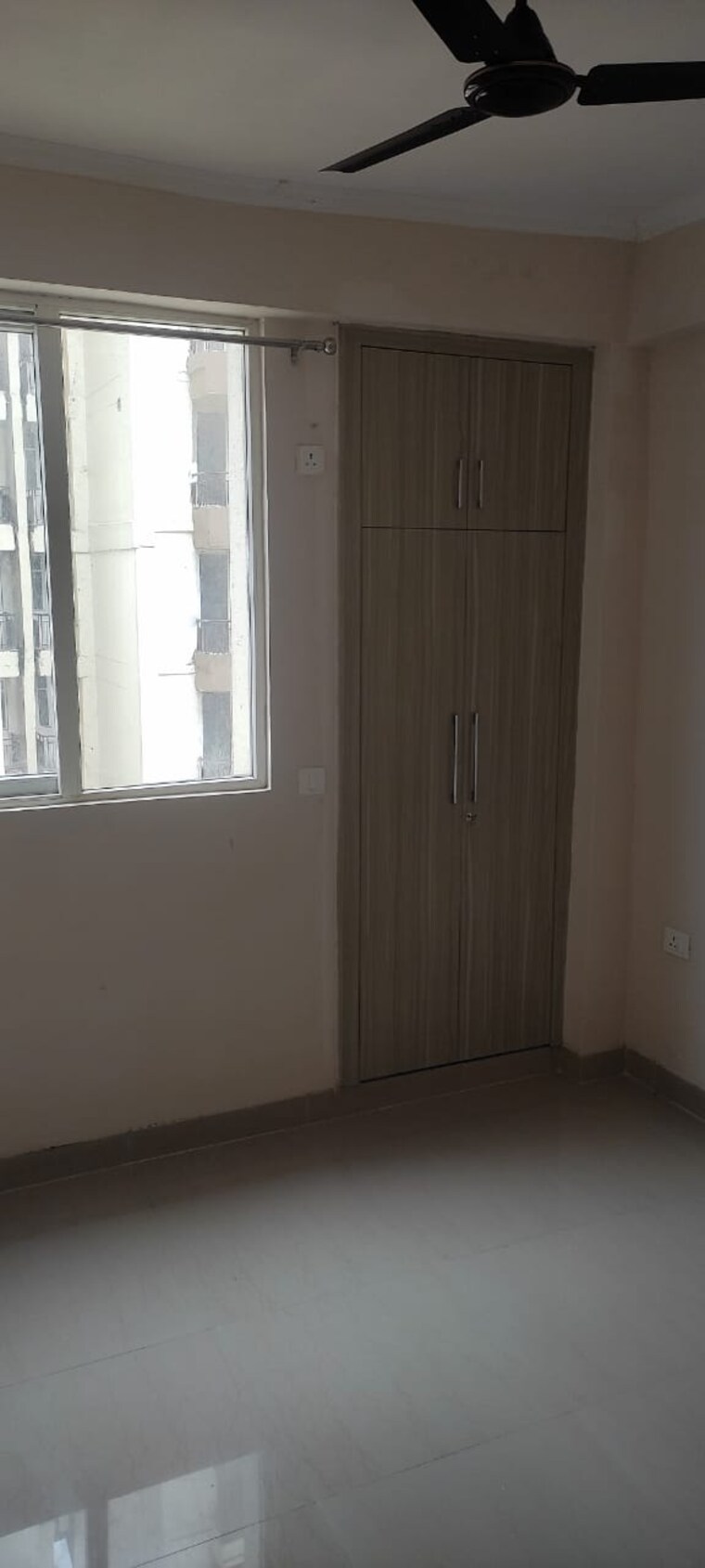 Room, amrapali-golf-homes 2 Bedroom 945 Sq.Ft. Apartment In Sector 4 Greater Noida Greater Noida 9202952