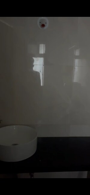 Room in 2 BHK Apartment at Bhatta Chawl, Worli – for Rent