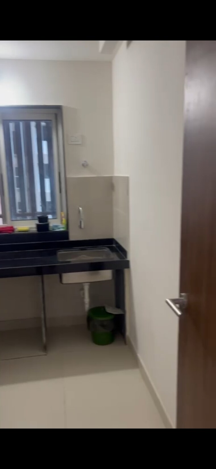 Kitchen, bhatta-chawl 2 Bedroom 550 Sq.Ft. Apartment In Worli Mumbai 9202962