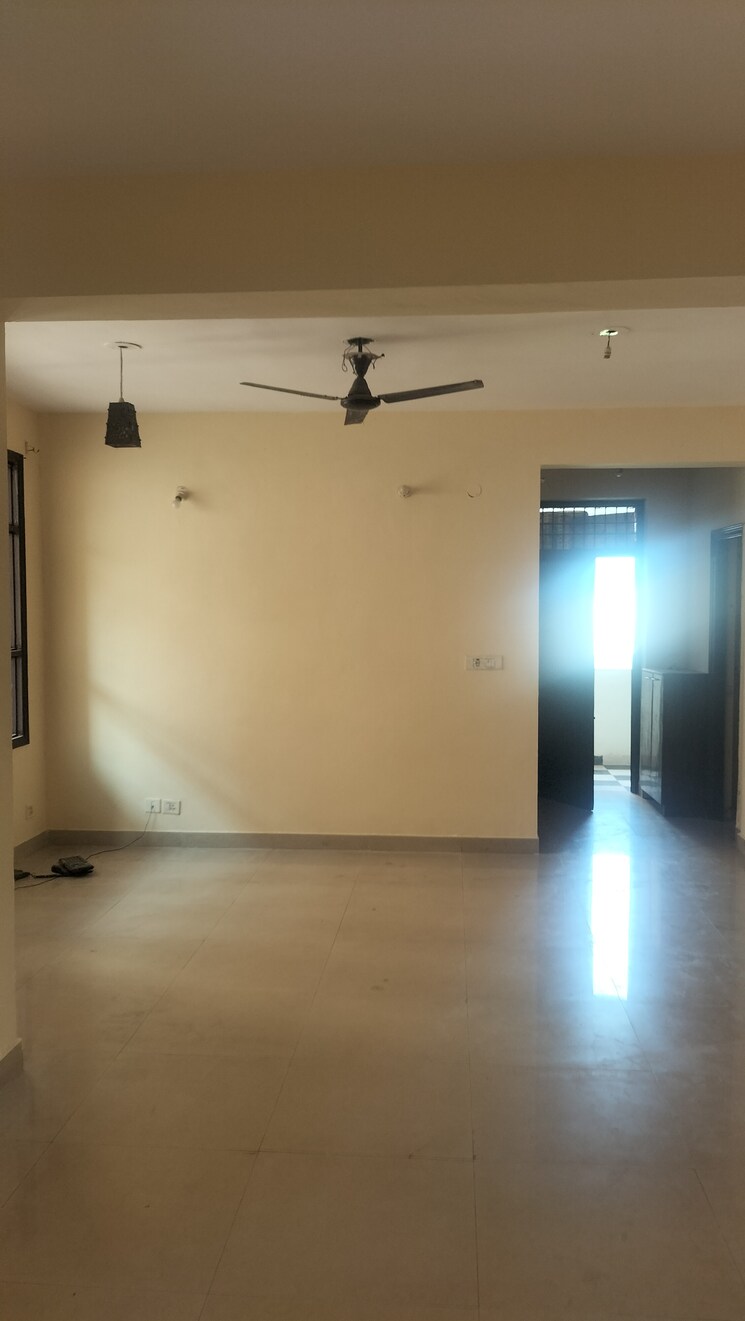 Room, srs-residency 3 Bedroom 1557 Sq.Ft. Apartment In Sector 88 Faridabad 9202970