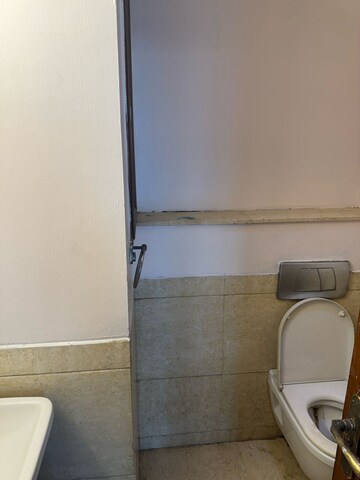Furnished Amenities in 4 BHK Apartment at Jaypee Green Earth Court, Jaypee Greens – for Rent