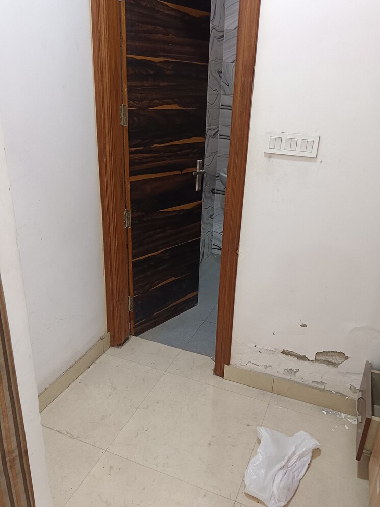 Room, sector 28 3 Bedroom 2250 Sq.Ft. Independent House In Sector 28 Faridabad 9203007