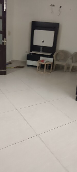 Parking in 2 BHK Builder Floor at Sector 31 – for Rent