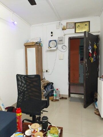 Team Area in 1 BHK Apartment at Mahalaxmi CHS Worli, Worli – for Rent