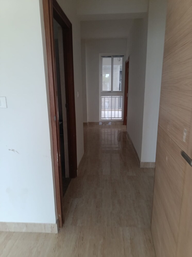 Room, klj-pinnacle 3.5 Bedroom 1720 Sq.Ft. Apartment In Sector 77 Faridabad 9203031