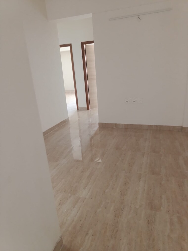 Room, klj-pinnacle 3.5 Bedroom 1720 Sq.Ft. Apartment In Sector 77 Faridabad 9203031