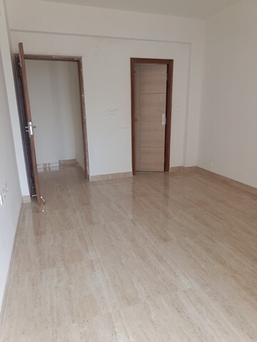 Room in 3.5 BHK Apartment at KLJ Pinnacle, Sector 77 – for Sale