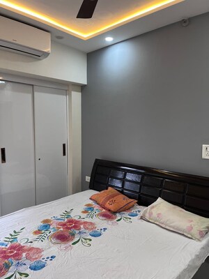 Bedroom in 2 BHK Apartment at Lodha Amara, Kolshet Road – for Rent