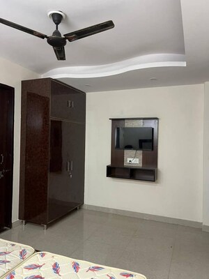 Room in 1 BHK Builder Floor at Saket – for Rent