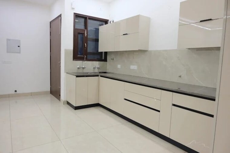 Kitchen, sector 115 3 Bedroom 140 Sq.Yd. Apartment In Sector 115 Mohali 9201324
