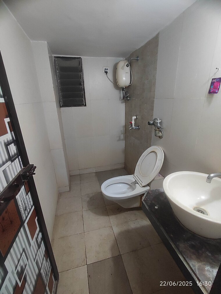 Bathroom, rustomjee-avenue-j 2 Bedroom 584 Sq.Ft. Apartment In Virar West Palghar 9203136