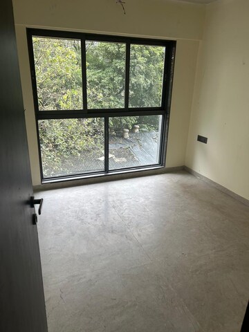 Room in 2 BHK Apartment at Acme 36 Allure, Goregaon West – for Rent