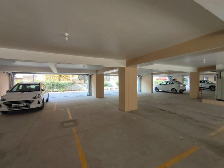  Parking, sector 20 3 Bedroom 1500 Sq.Ft. Apartment In Sector 20 Panchkula 9203160