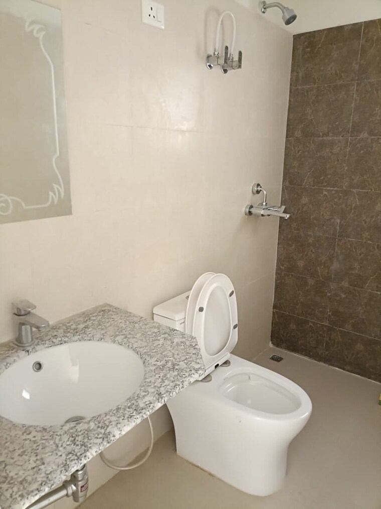 Bathroom, paarth-aadyant 3 Bedroom 1765 Sq.Ft. Apartment In Gomti Nagar Lucknow 9203177