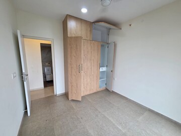 Room in 2 BHK Apartment at Kanakia Silicon Valley, Powai – for Rent