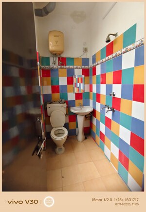 Master Bedroom in 3 BHK Independent House at Gomti Nagar – for Rent