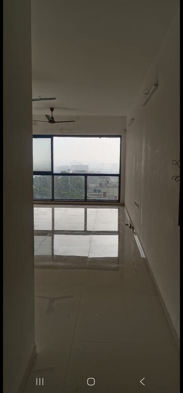 Room in 2 BHK Apartment at Kanakia Rainforest, Andheri East – for Rent