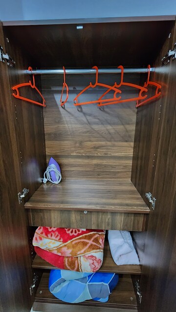 Furnished Amenities in 1.5 BHK Apartment at Gomti Nagar – for Rent