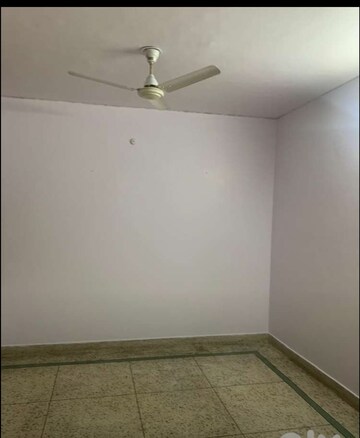 Room in 2 BHK Independent House at Gomti Nagar – for Rent