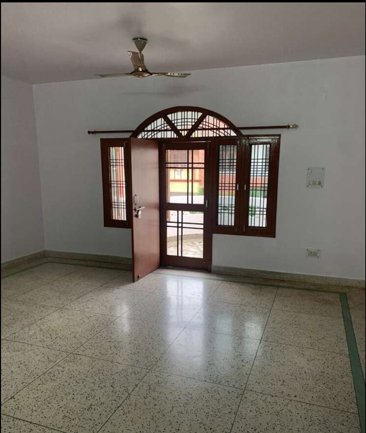 Room, gomti nagar 2 Bedroom 1250 Sq.Ft. Independent House In Gomti Nagar Lucknow 9203253