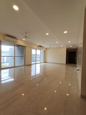 Room in 5 BHK Apartment at Supreme Amadore, Baner – for Rent