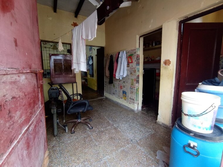  Parking, bharthal 3 Bedroom 900 Sq.Ft. Independent House In Bharthal Delhi 9203285