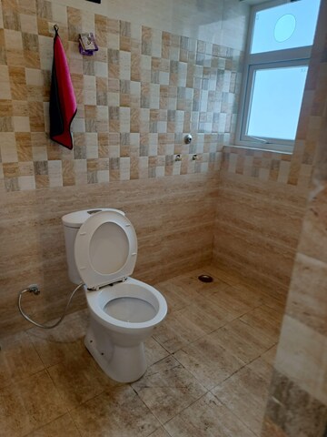 Bathroom in 3 BHK Builder Floor at BPTP Parkland Pride, Sector 77 – for Sale